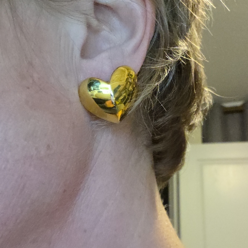 Vintage Monet Gold Heart Post Earrings - Picture 6 of 6